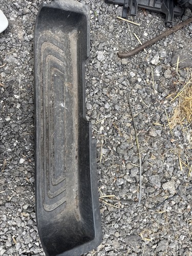 Side step trim - side,