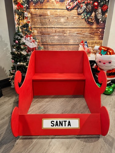 Life size santa sleigh - size,