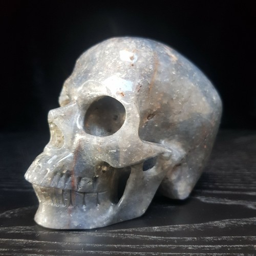 Grey quartz crystal skull - 5",