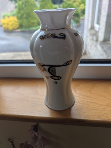 Royal tara celtic vase made - royal,