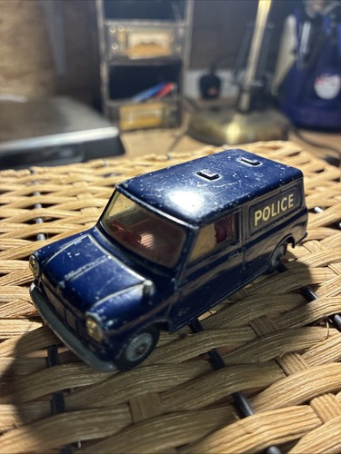 Corgi toys austin - corgi, mini