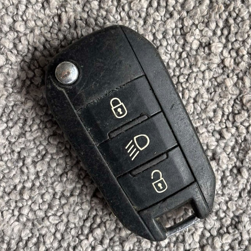 Genuine peugeot button - 3,