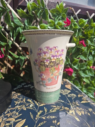 Vintage 1997 wedgwood urn - wedgwood,