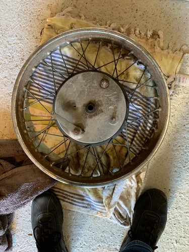 Bsa gold star front wheel - star,