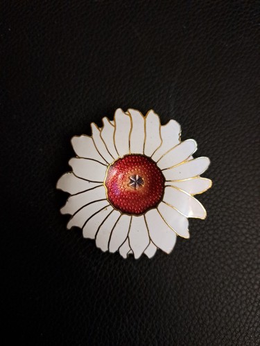 Vintage enamel daisy - enamel, brooch