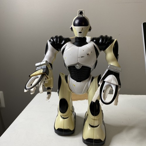 2005 robosapien mini robot - v2,