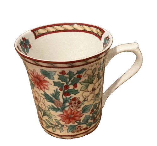Queen mug fine bone - queen's,