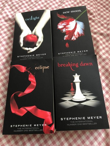 Stephenie meyer books - 4,