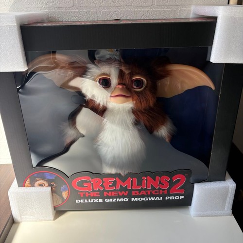 Gremlins deluxe gizmo mogwai - gremlins, 2