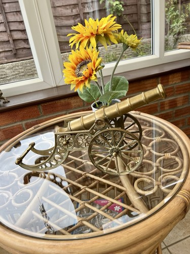 Stunning solid brass vintage - stunning,