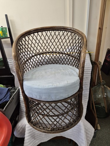 Vintage 1970 wicker barrel - wicker,