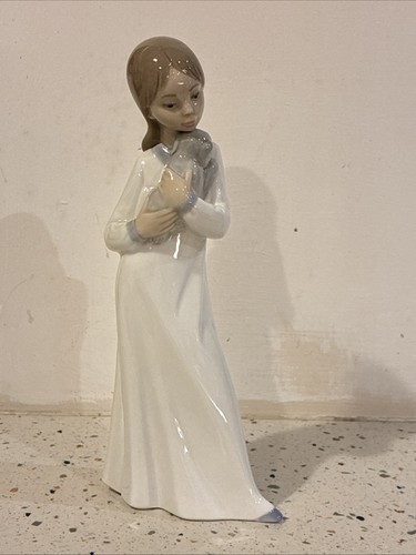 Lladro figurine girl with - lladro,