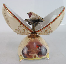 Porcelain Robin In Egg Jewel