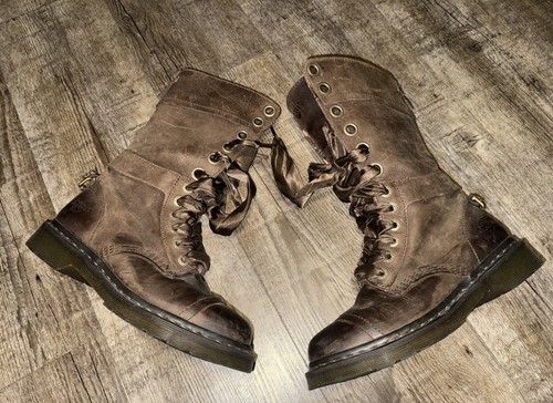 Vintage martens triumph - dr.,