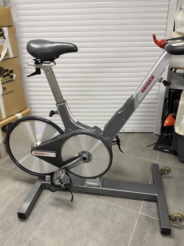 Keiser black indoor studio - m3,