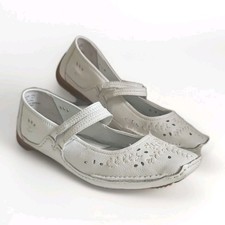 Hush Puppies White Shoe Size 7