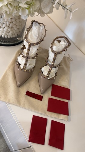 Valentino garavani rockstud - valentino,