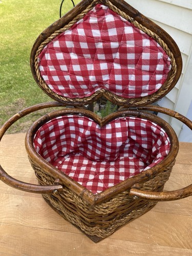 Vintage wicker rattan heart - vintage,