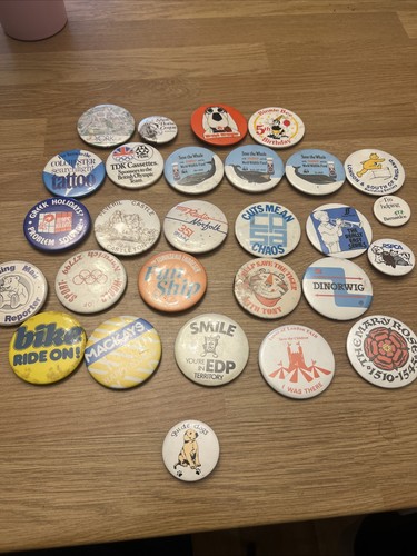 Vintage button badges - button,