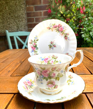 Royal Albert Vintage Moss Rose