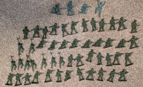 Vintage plastic toy - toy, soldiers