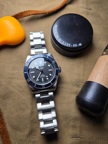 Tudor heritage black - heritage, bay