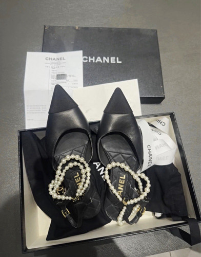 Chanel black leather slingback - black,