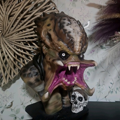 Life size predator - life, prop