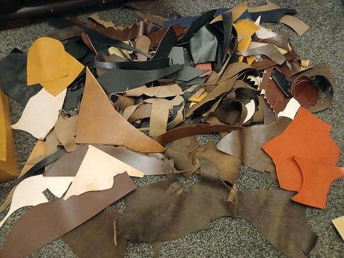 Large bundle leather - large, of