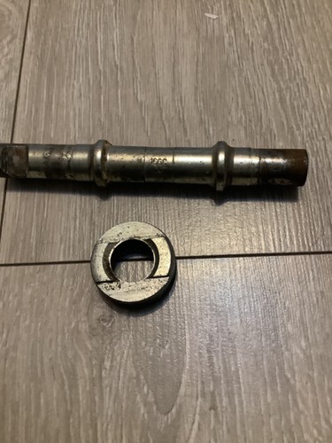 1981 16gc bottom - bracket, and