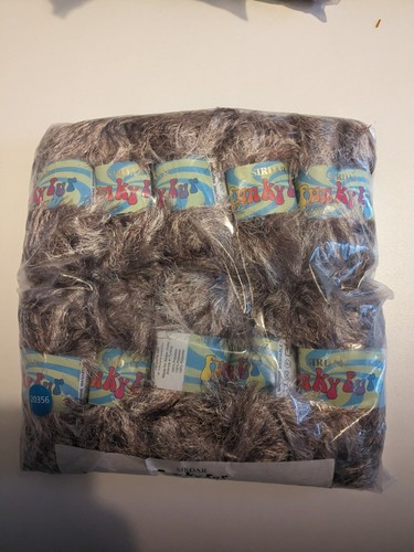 500g sirdar funky - 500g, fur
