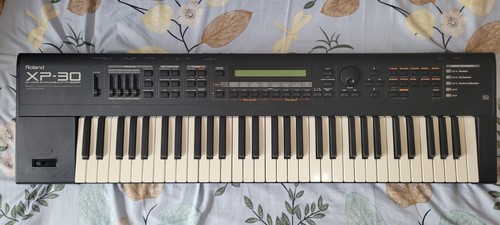 Roland synthesizer - xp-30,
