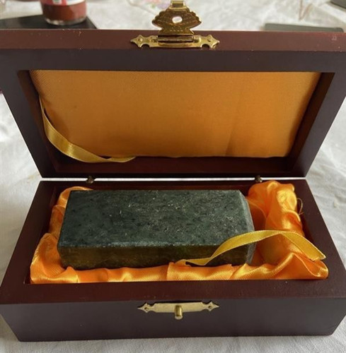 Presentation box containing