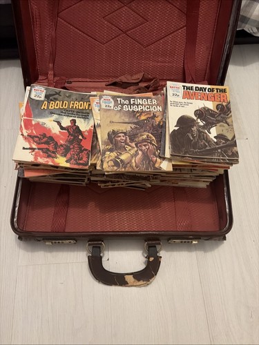 132 war picture library - 132+,