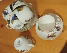 Royal Worcester Evesham Gold - Tea Cup Teacup and Saucer x 6 (#37)