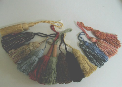 Cushion key tassel - ,