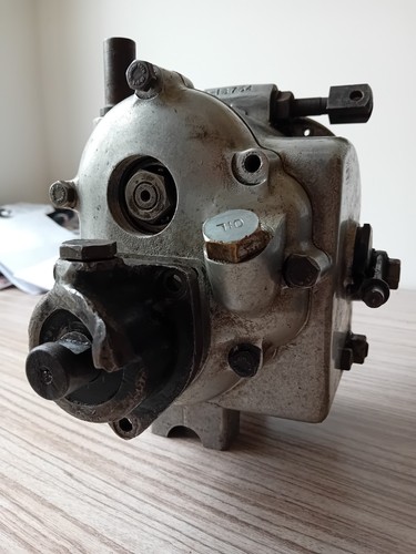 Velocette rigid mac mov - velocette,