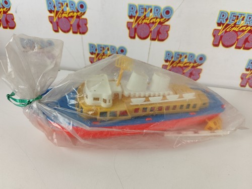 Vintage beach play boat - play,