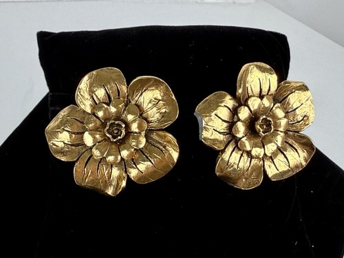 Chanel paris vintage gold - chanel,