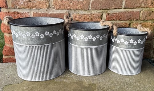 Set zinc planters with - set, of