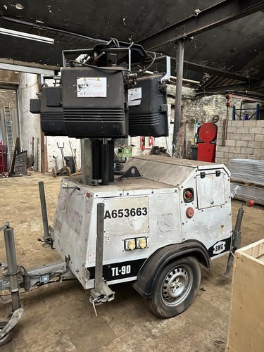 Light tower trailer - light,