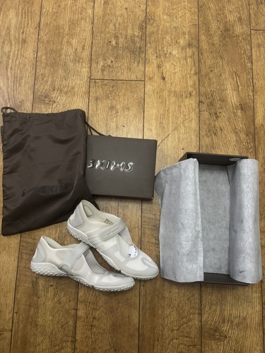 Nike skims air - nike, light