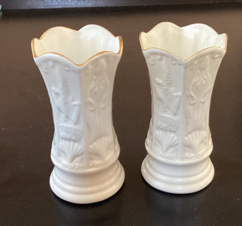 Two belleek vintage - two,
