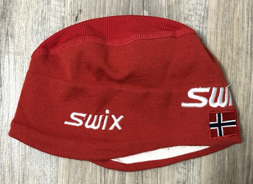 Swix beanie hat - red, size