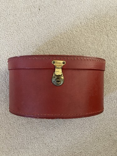Reduced vintage vanity - vanity, case