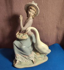 Lladro Porcelain Figurine 3054