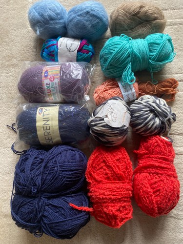 Joblot mixed balls of - mixed,