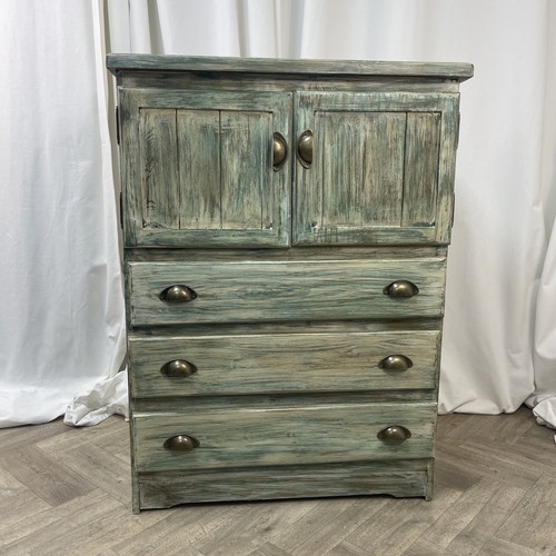 Distressed chest drawers - distressed,