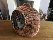 WICKER CAT CARRIER IN NATURAL COLOUR CAGE SHED PET HOUSE NEW EX DISPLAY