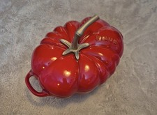 Staub 40511 774 Cast-Iron Tomato Casserole Roasting Dish 25 cm Cherry Red